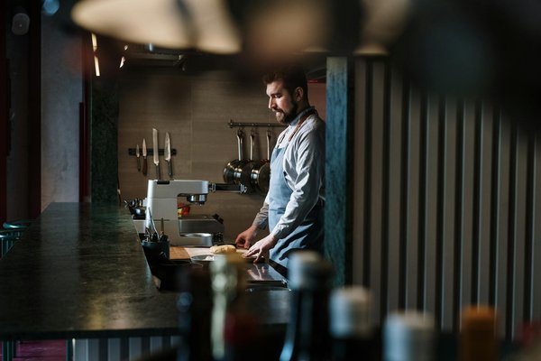 Comment choisir le bon vin pour un repas au restaurant